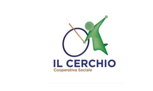 Logo Il Cerchio Cooperativa Sociale: una C azzurra e una forma geometrica rossa che insieme completano un cerchio aperto, affiancate dalla scritta nera Il Cerchio